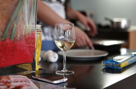 Порнозвезда Алетта Оушен с великолепным телом и улыбкой развлекается дома 3