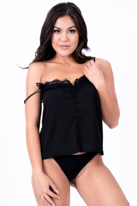 Дружба, которую разделяют Алина Лопес и Кендра Спейд, не похожа ни на одну из тех, что я когда-либо видел. 11