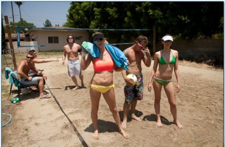 Толстая жена Элисон Тайлер просверлила свою пизду и кончила на свое хорошенькое личико 2