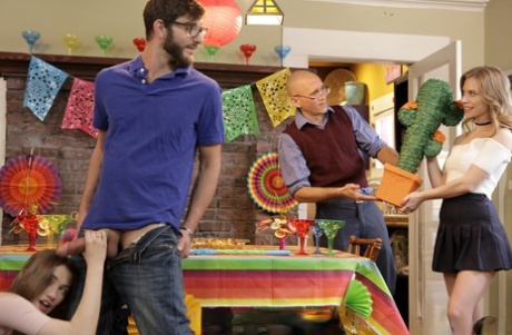 Похотливые тусовщицы Аня Олсен и Саманта Хейз устраивают новоселье втроем 4