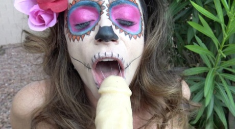 Да, это часть 2 Дня дилдо, нет, не День дилдо 12