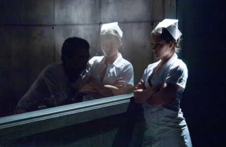 Горячая медсестра Дэни Дэниелс оказывается в рабстве и трахается против своей воли 2