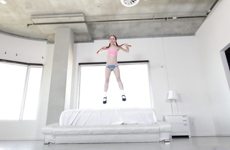 Молоденькая рыжеволосая Долли Литтл обнажает бритую киску в косичках и носках 8