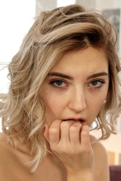 Грязная блондинка леди Джей трахается после прелюдии со своим другом-мужчиной 14