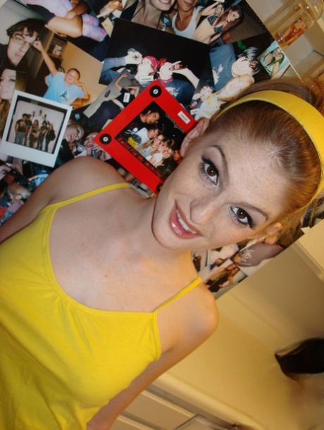 Молодая рыжеволосая любительница Фэй Риган показывает свое великолепное тело 3