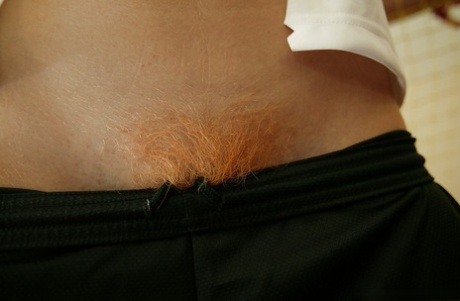 Рыжеволосая молоденькая Фэй Риган получила жесткий проникающий удар в свою тугую пизду 2