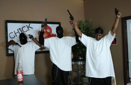 Милашка в униформе Джейден Джеймс трахается прямо в офисе 4