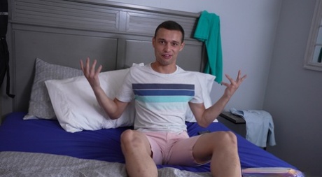 Милфа брюнетка Дженнифер Уайт переворачивает салат перед вагинальным трахом 2