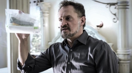 Худенькая блондинка Кензи Ривз щеголяет спермой после жесткого секса со своим отчимом 4