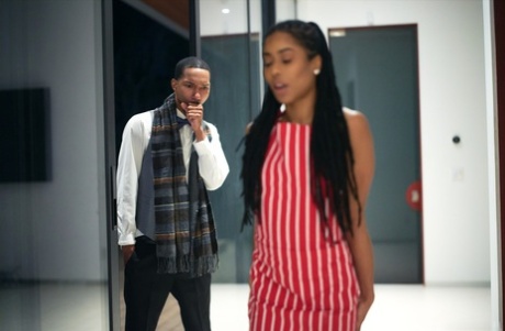 Негритянка Кира Нуар завершает секс черное на черном спермой на своем лице 4