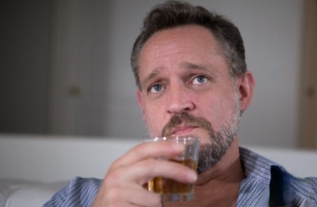 Межрасовые лесбиянки Лира Лоу и Кира Нуар трутся кисками друг о друга во время секса 2