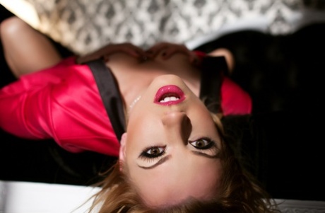 Лекси Белль в величественном кадиллаке 