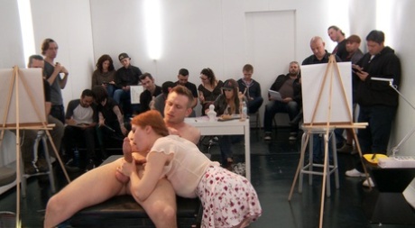 Грудастая рыжеволосая Пенни Пакс подвешена на веревках во время секса на публике 5