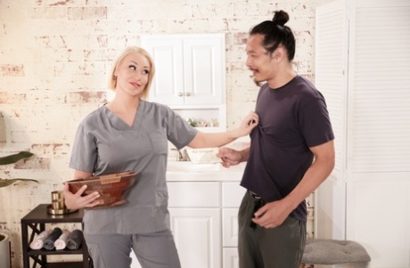 Массаж Нуру - угощение моего дяди, сцена 01 1