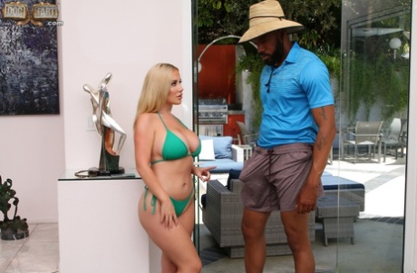 Черные на блондинках в блондинистом бикини 3