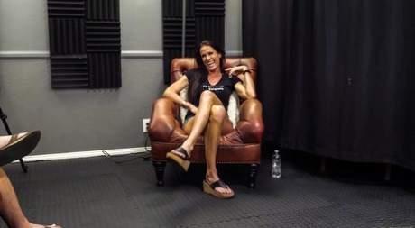 Групповуха со спермой в жопе 359 Интервью с Софи Мари, Сцена 01 9