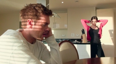 Лучшая порнозвезда Стелла Кокс всегда готова к жесткому траху в жопу 1