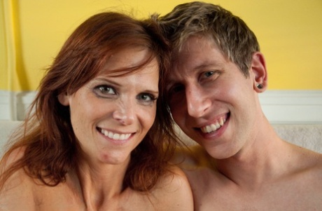 Грудастую рыжеволосую девушку связывает и трахает ее приходящий пасынок 13